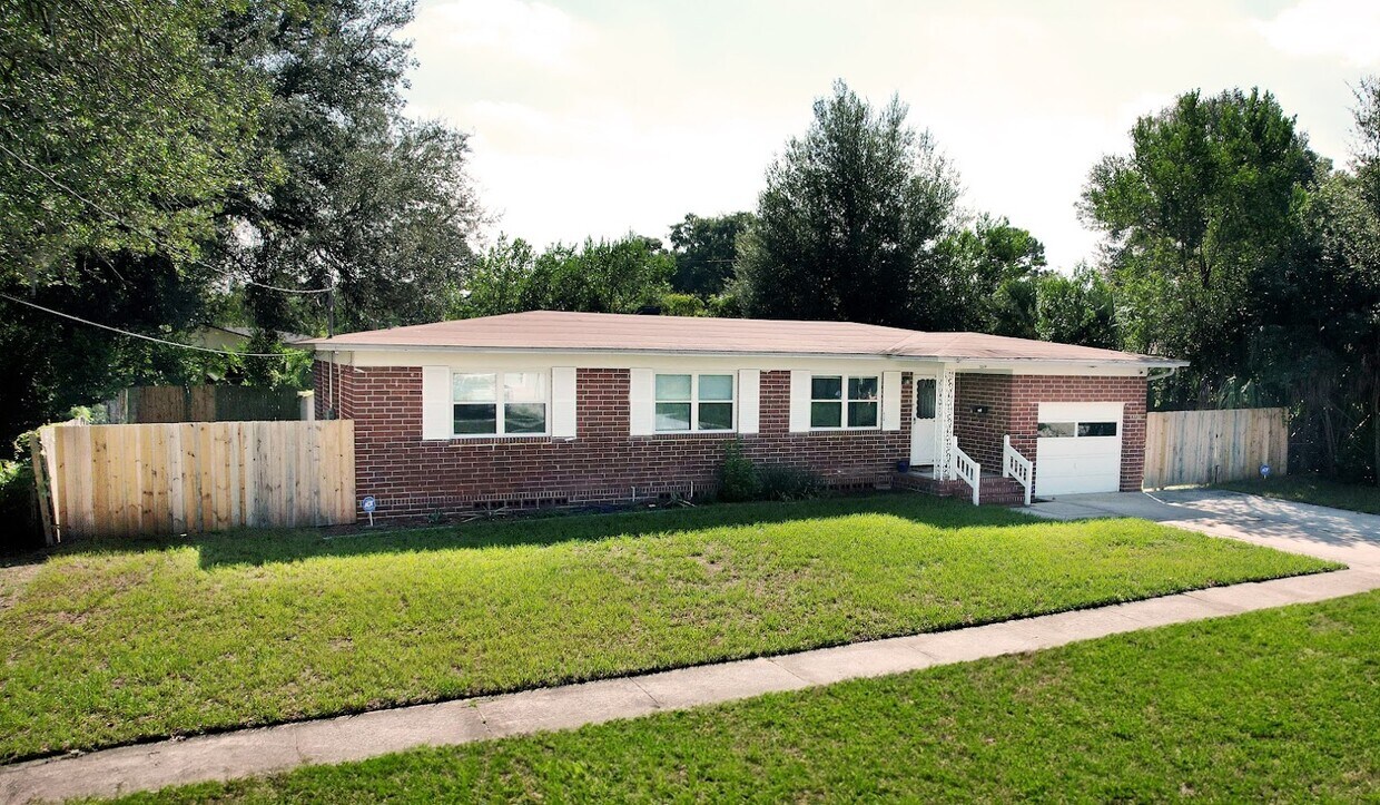 Primary Photo - 3219 Fruitwood Ln