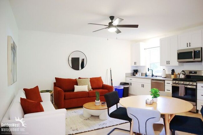 Building Photo - Remodeled 2Bdm 2Ba Unfurnished Downstairs ...