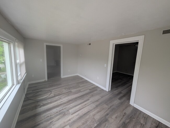 Building Photo - 608 W Highland Ave