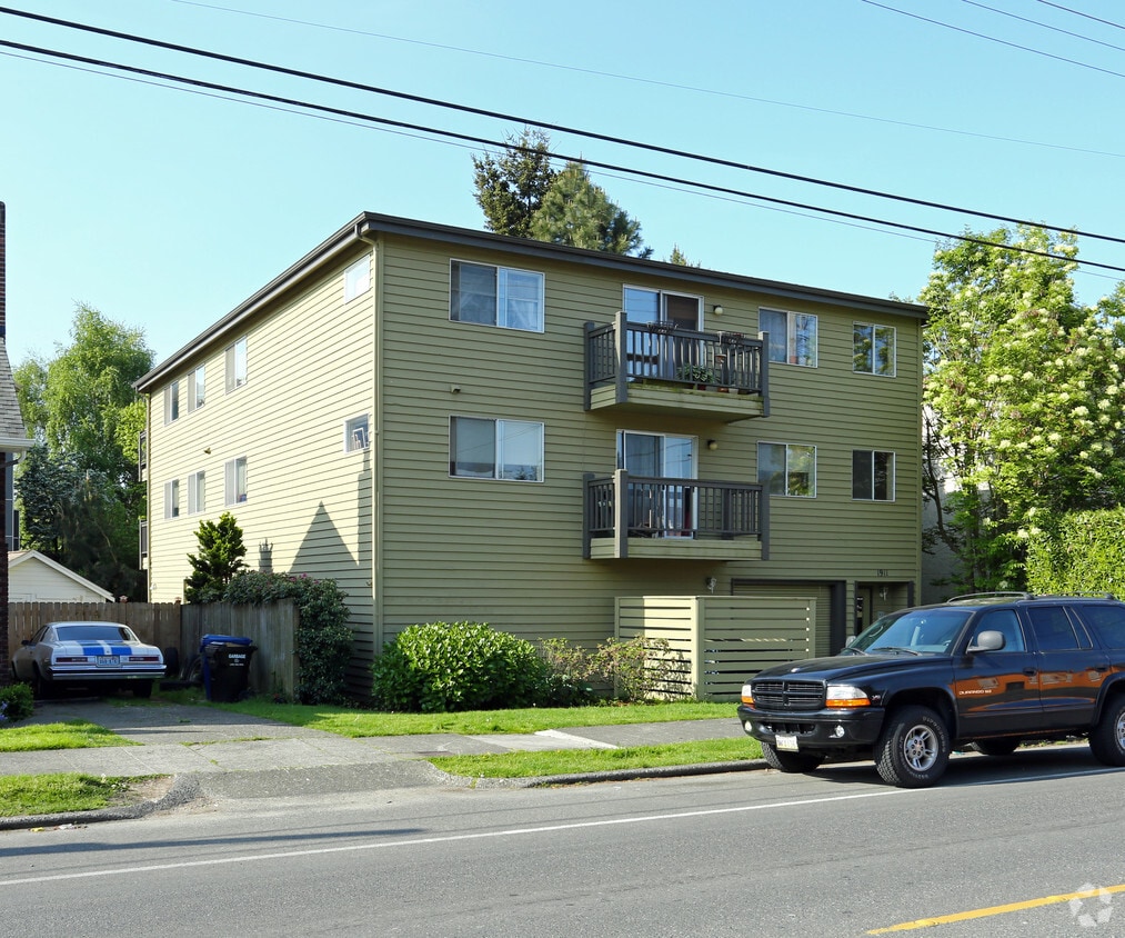 Ballard 6Unit Apartment Building Apartments in Seattle, WA