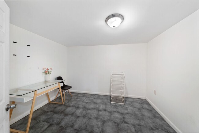 Foto del edificio - 294 Ege Ave