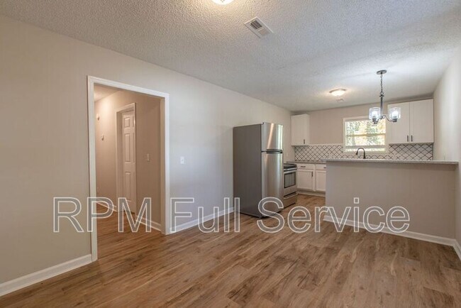 Foto del edificio - 1002 N Maple St