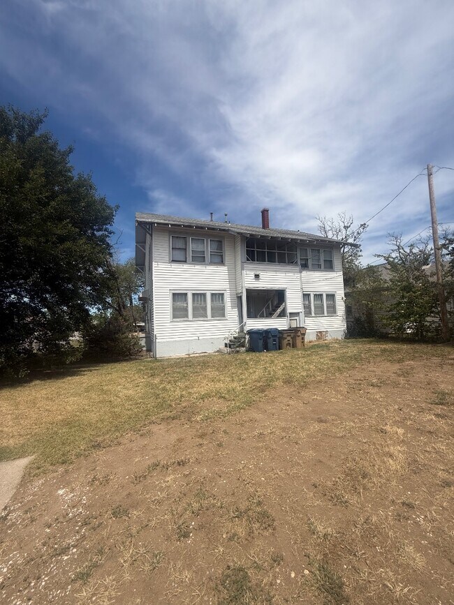 Foto del edificio - 303 E 4th Ave