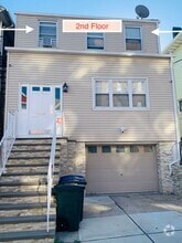 Building Photo - 19 48th St
