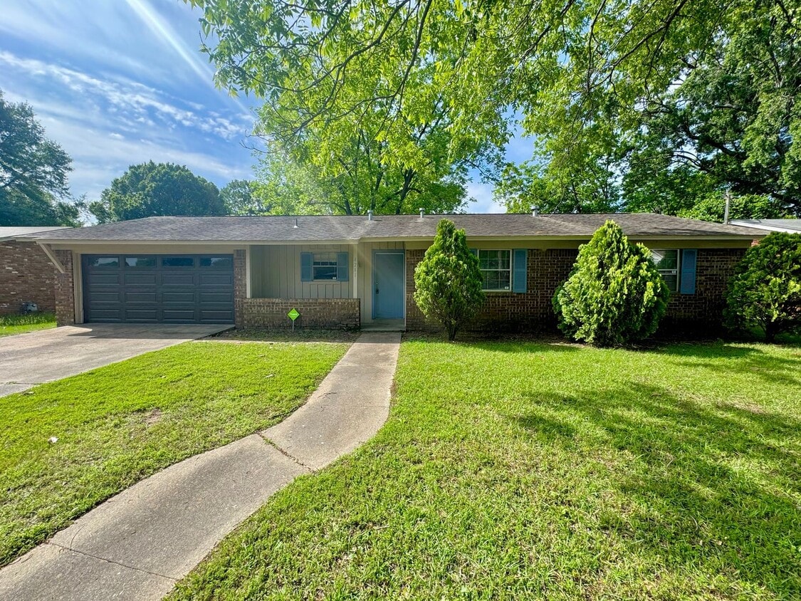 Primary Photo - For Rent – Charming 3BR/2BA Home in Pleasa...