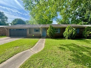 Building Photo - 4211 Lotus Dr