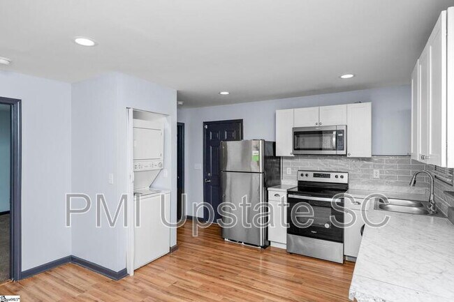 Foto del edificio - 249 E Hampton Ave