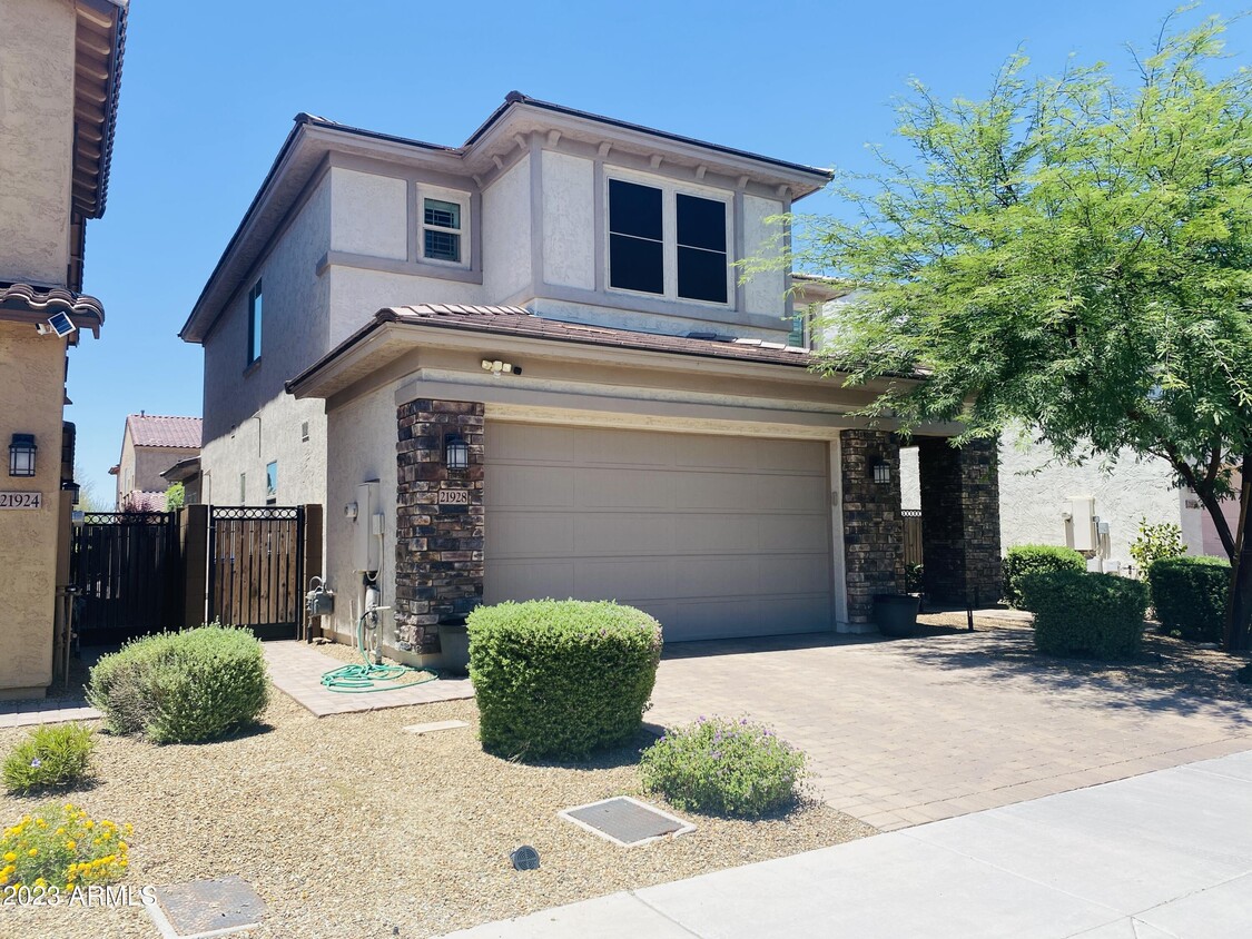 Foto principal - 21928 N 33rd Pl