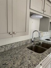 Building Photo - 1003 S Houston St