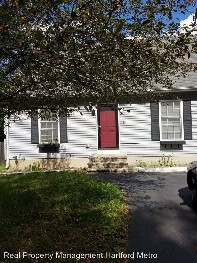 Primary Photo - 2 br, 1.5 bath House - 46 Pond St