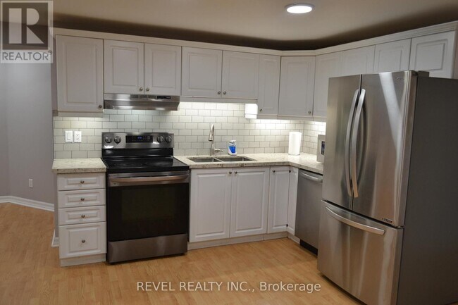 Photo du bâtiment - 251 Deerglen Terrace