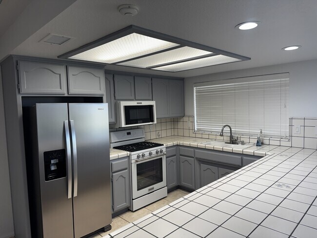 Foto del edificio - 9191 White Rd