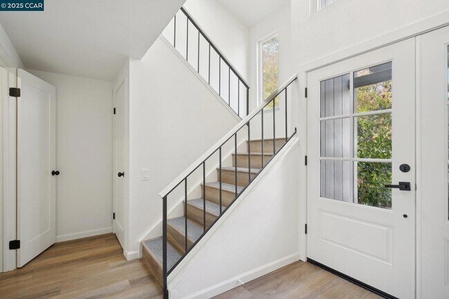 Foto del edificio - 119 Cypress Point Way