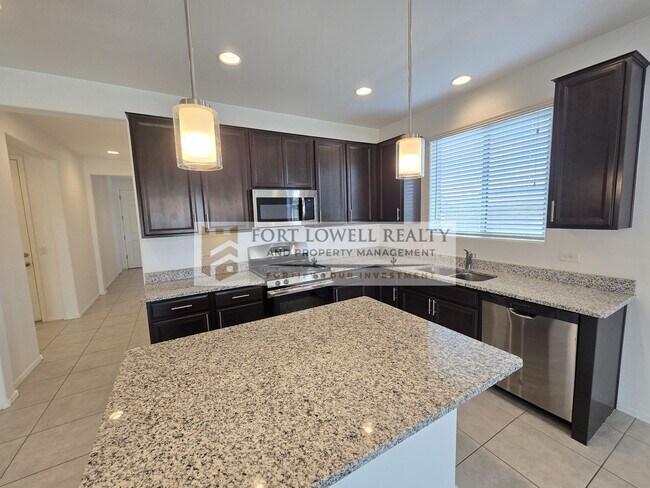 Foto del edificio - Modern 3 Bed / 2 Bath Home with Open Floor...