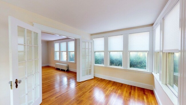 Foto del edificio - 562 Worcester St