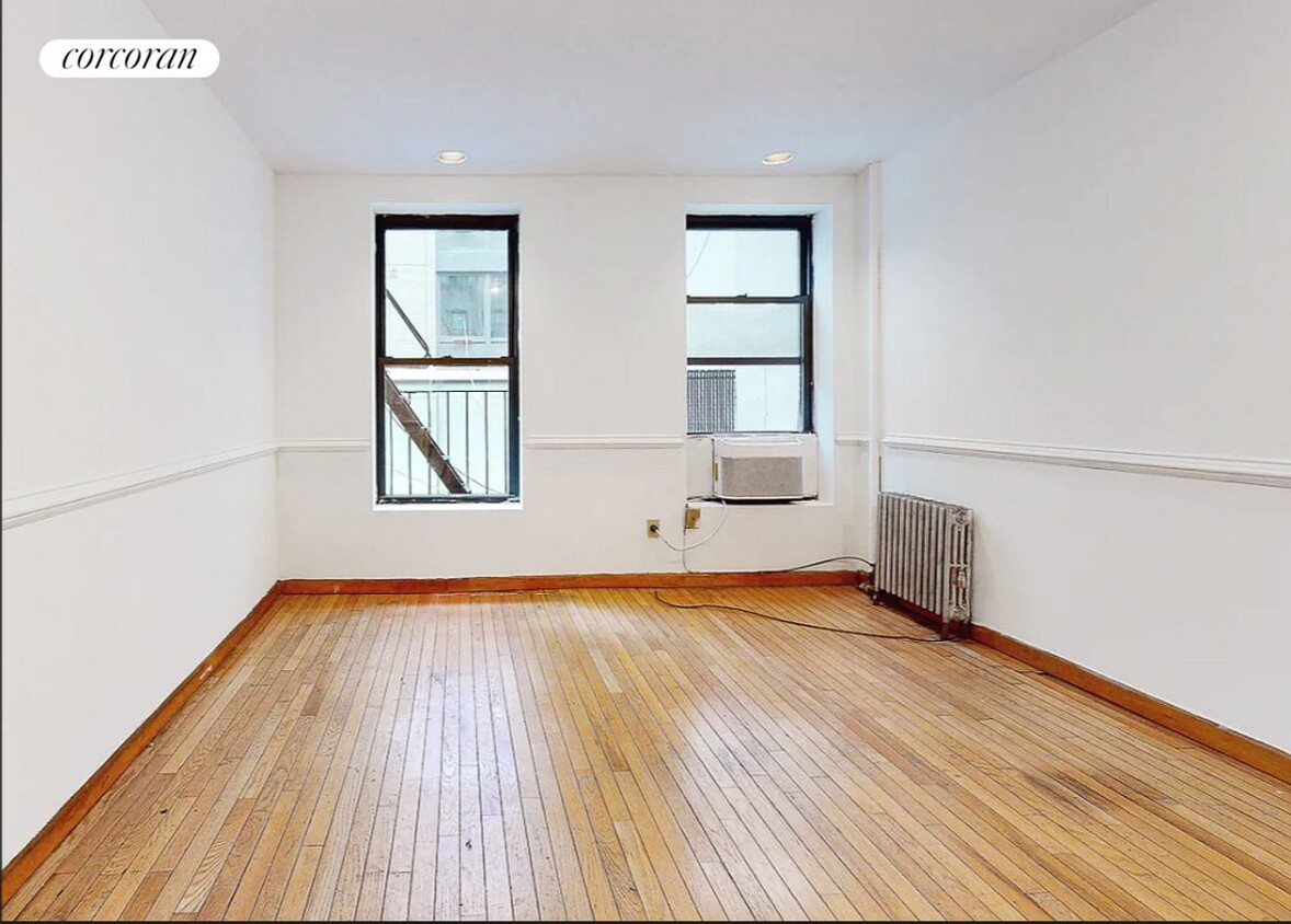 Foto principal - 410 W 36th St.