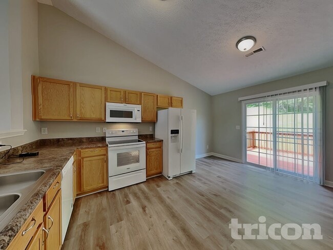 Building Photo - 649 Belgium Dr