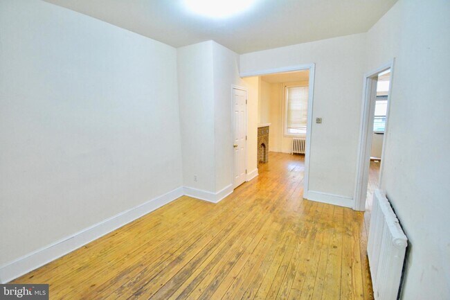 Building Photo - 3690 Eveline St