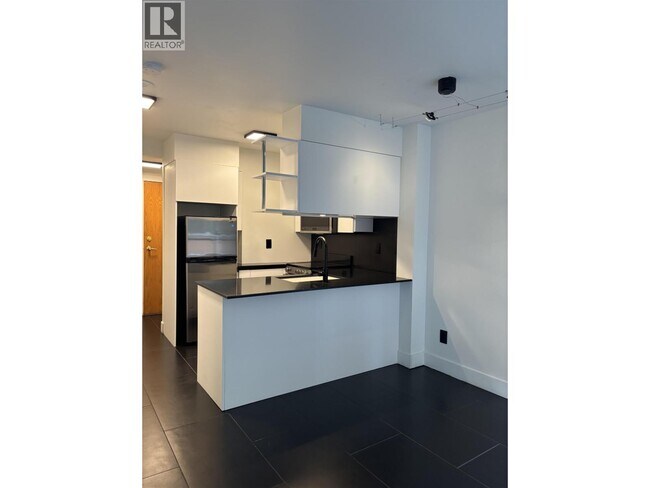 Building Photo - 1189 Howe St