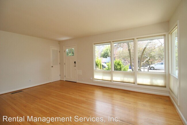 Foto del edificio - 2 br, 1 bath House - 1425 NE Highland St