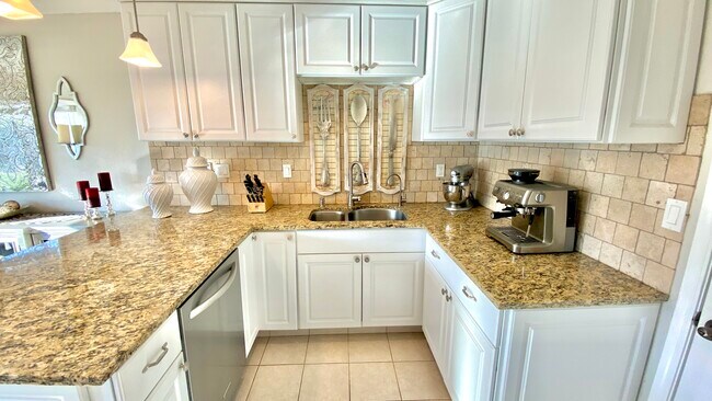 Building Photo - 5639 Blossom Park Ln