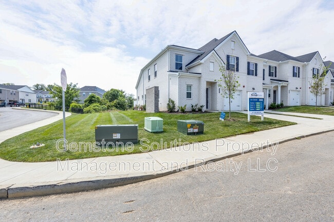 Building Photo - 204 Douglas Bend Rd