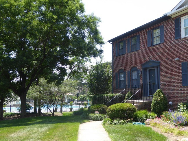 Building Photo - 4642 Linmar Ct