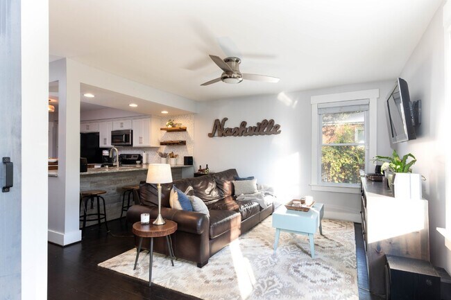 Building Photo - Charming 3 Bed, 2.5 Bath Home in Nashville...