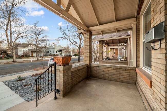 Photo - 573 S Pearl St House