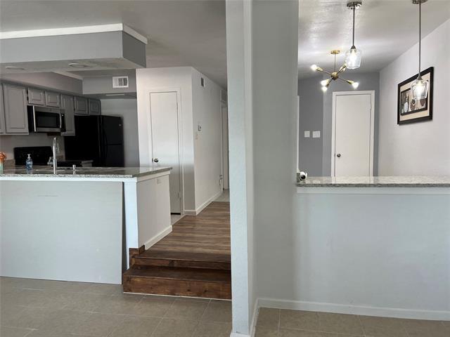 Building Photo - 3402 Country Club Dr W