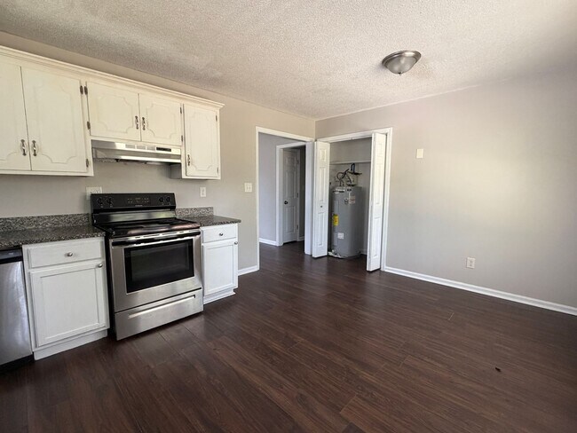 Foto del edificio - 3626 Pebble Creek Dr