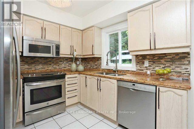 Photo du bâtiment - 80 Larratt Ln