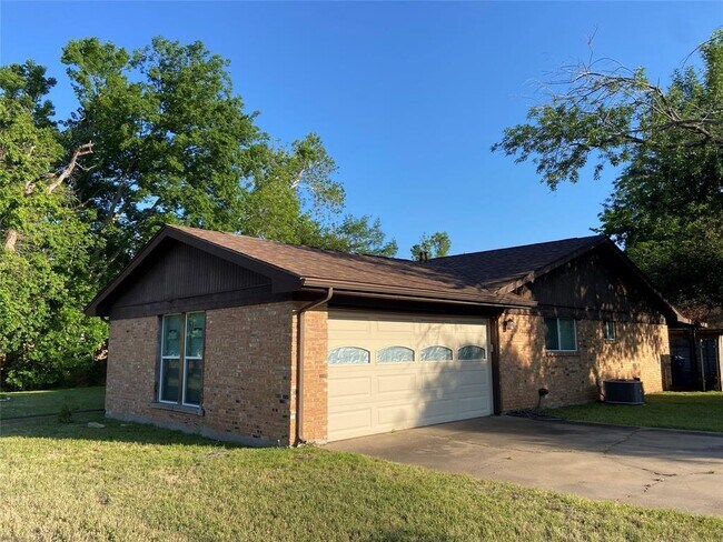 Foto del edificio - 10903 Running Buck Ln