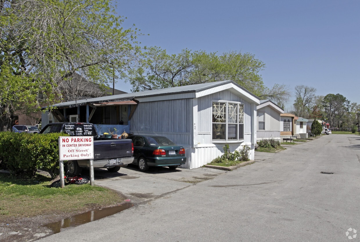 Northline Mobile Home Park Apartments in Houston, TX