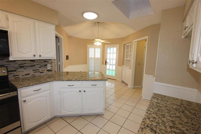 Foto del edificio - 3504 Hilltop Ln
