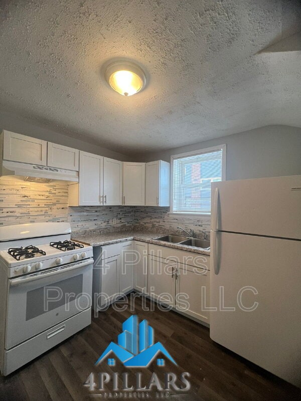 Building Photo - 1311 E Columbus Dr