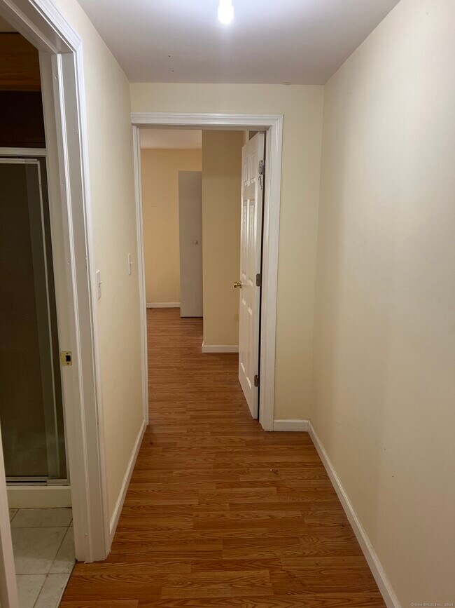 Foto del edificio - 539 Howe Ave