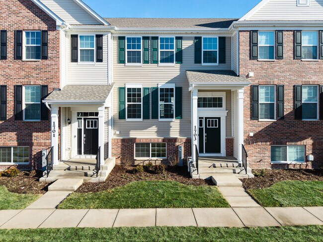 Building Photo - 1703 Neubauer Circle