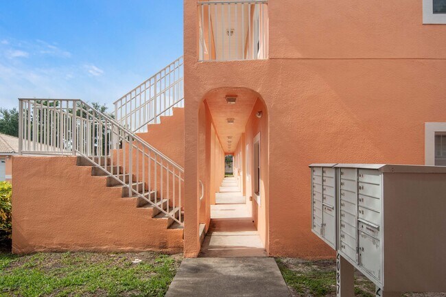 Building Photo - 2097 Hidden Grove Ln