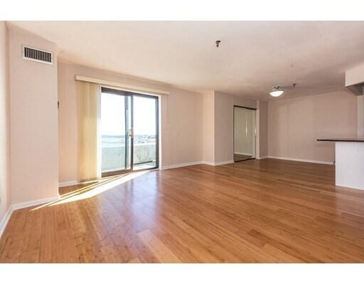 Building Photo - 376 Ocean Ave