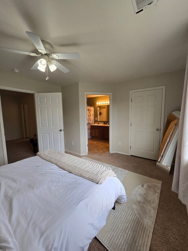 Foto del edificio - 2465 Theresea Ln