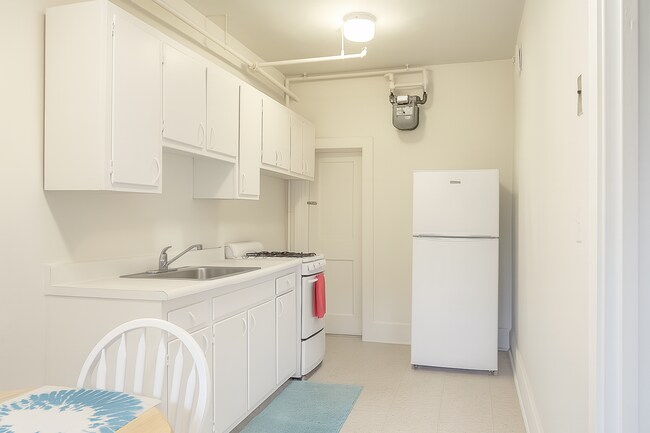 Building Photo - Bright 1-Bed in Brighton | Heat & Hot Wate...