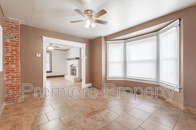 Building Photo - 108 S Hardy Ave