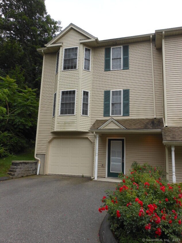 Primary Photo - 67 Corning Rd