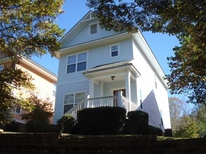 Building Photo - 2100 Lakeside Dr