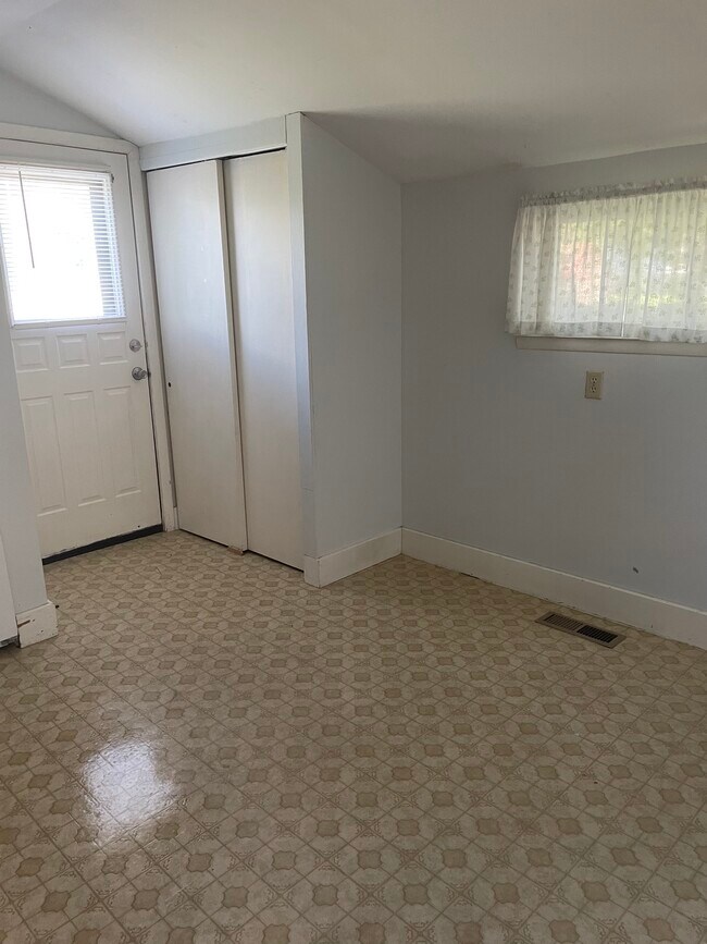 Kitchen/dining - 2214 Roanoke Ln