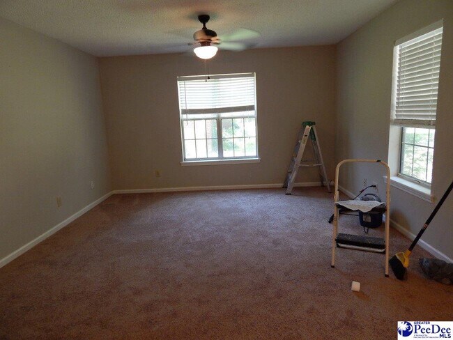 Building Photo - 1048 Patrick Dr