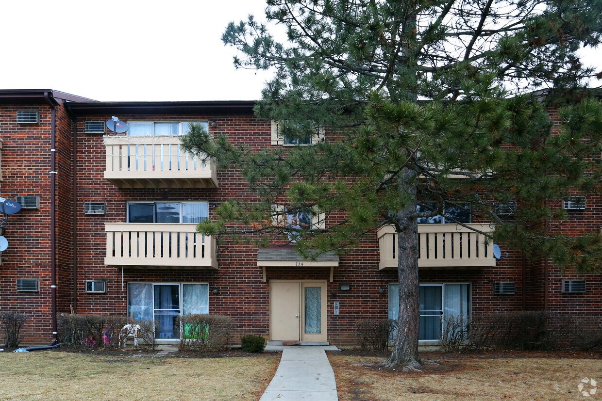 Building Photo - 134 Classic Rd