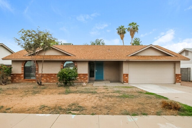 Building Photo - 6243 E Inglewood St