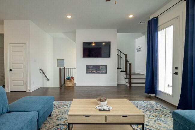 Building Photo - 9501 Marina Vis